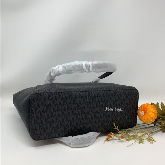 Michael Kors Charlotte Large Top Zip Tote - Picture 6 of 8